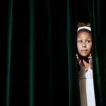 چگونه تظاهر احساسی، مدیران را فرسوده می‌کند و راه کارهای پیشگیری از آن