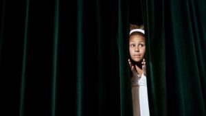 چگونه تظاهر احساسی، مدیران را فرسوده می‌کند و راه کارهای پیشگیری از آن!